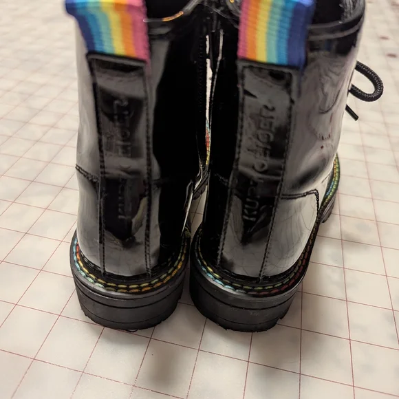 Girl's 11 Kurt Geiger London black patent rainbow combat boots lug sole - Picture 3 of 7